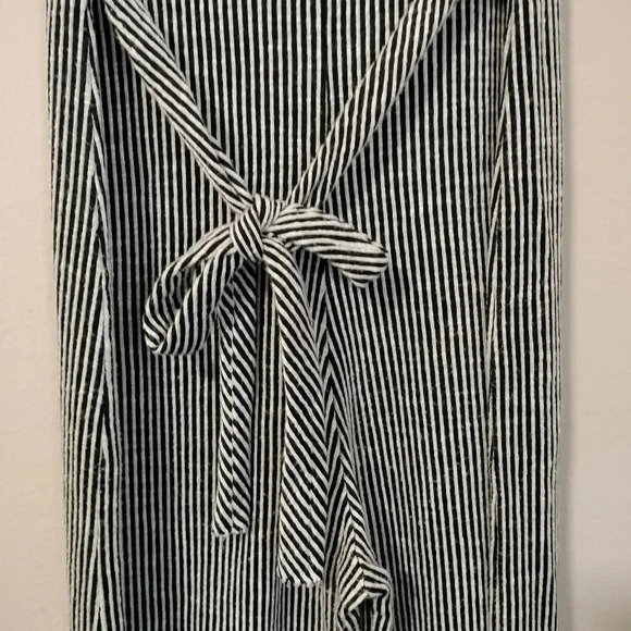 Caution to the Wind MEDIUM Striped Wide Leg Jumpsuit Tie Waist Faux Button Front - Picture 7 of 10